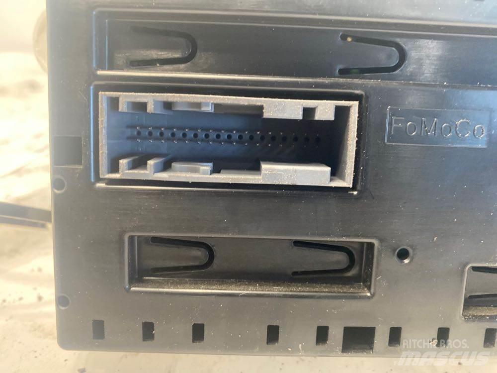 Ford F650 Electronics