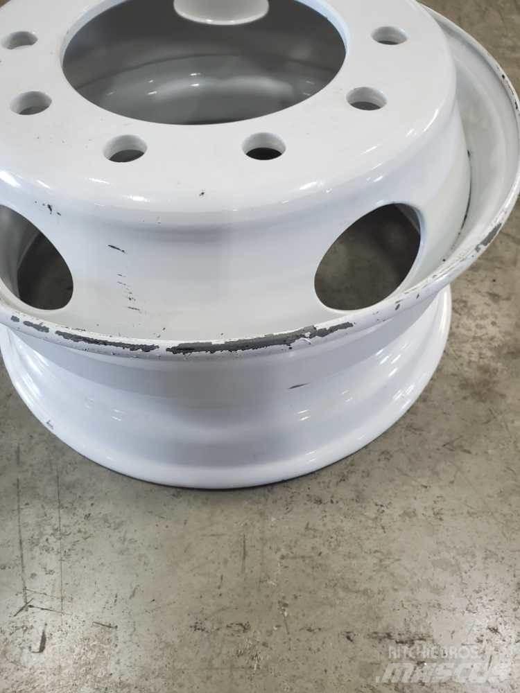 Ford F750 Tyres, wheels and rims