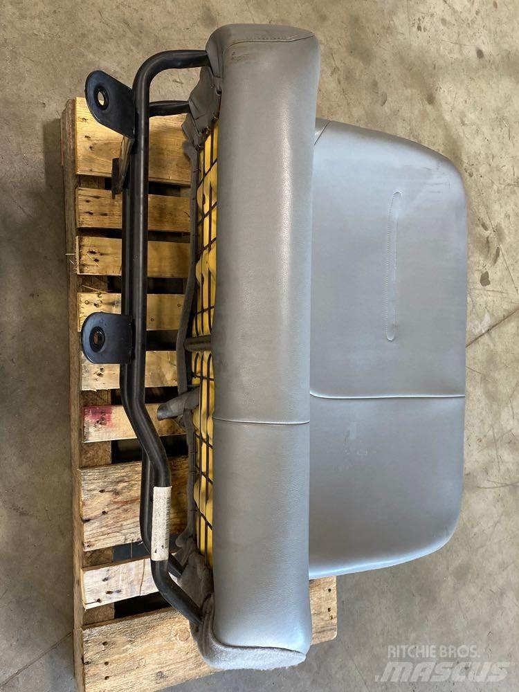 Ford F750 Other components