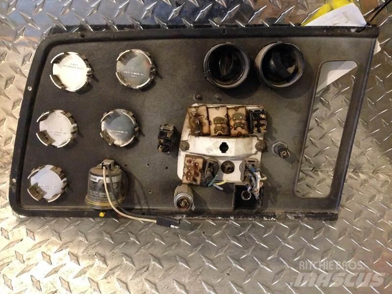 Ford L9000 Electronics