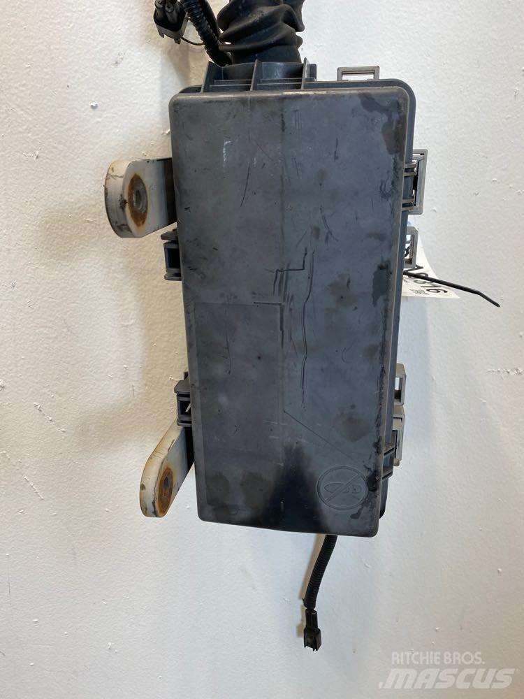 GMC W4500 Electronics