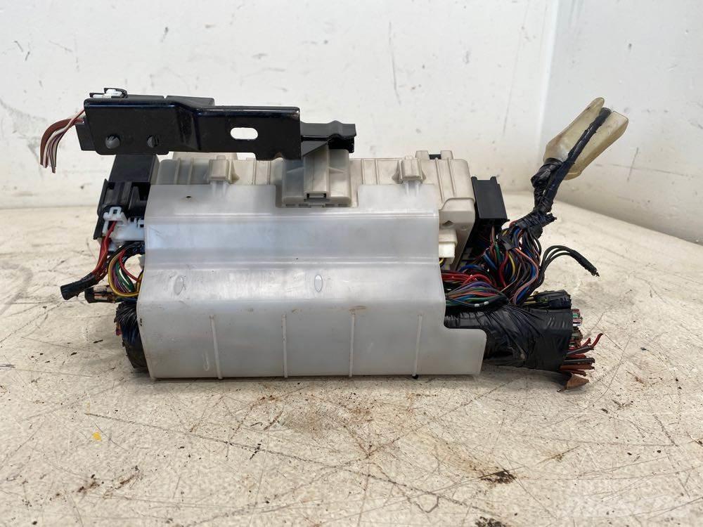 GMC W4500 Electronics