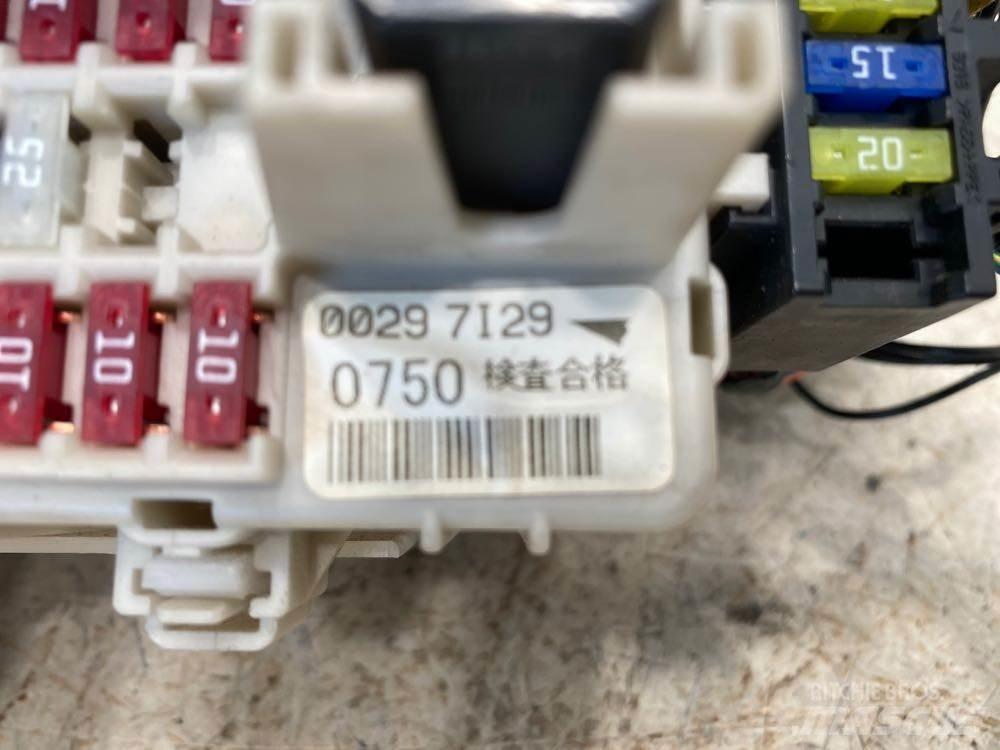 GMC W4500 Electronics