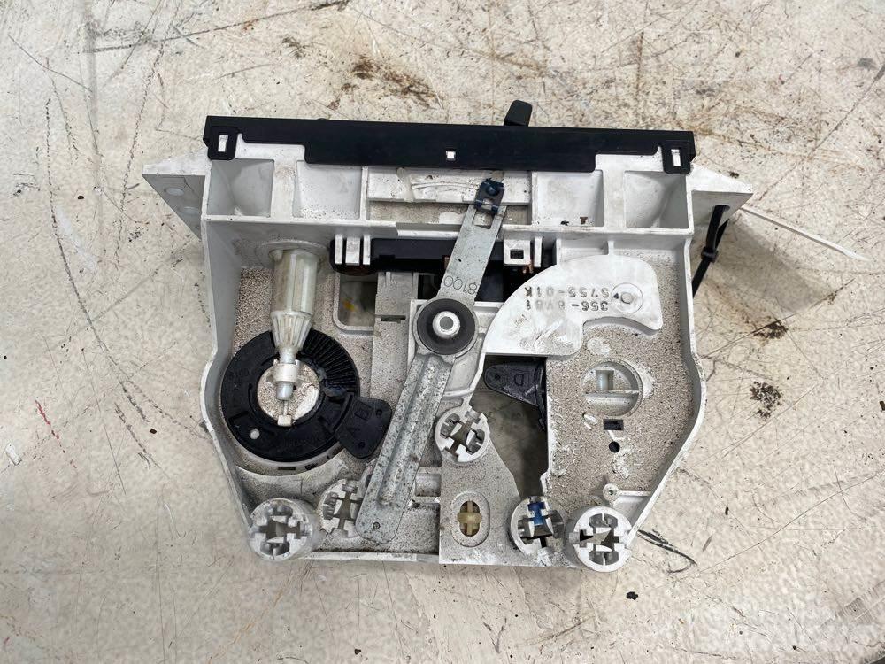 GMC W4500 Electronics