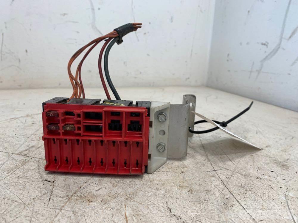 GMC W4500 Electronics