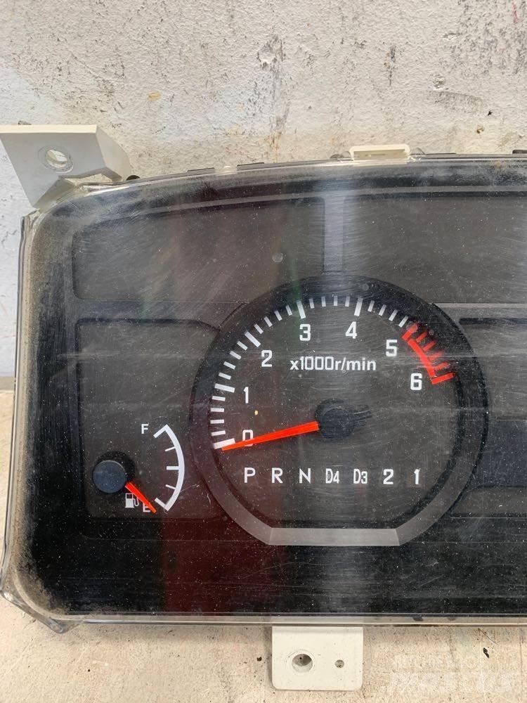 Isuzu NPR Other components