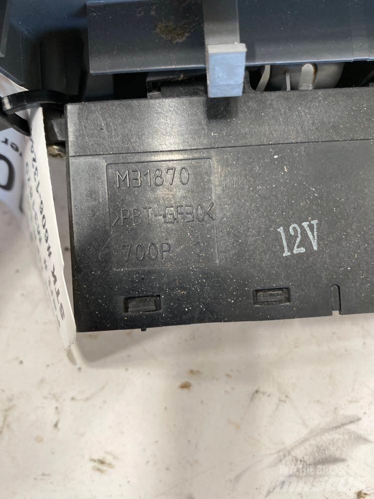 Isuzu NPR Electronics