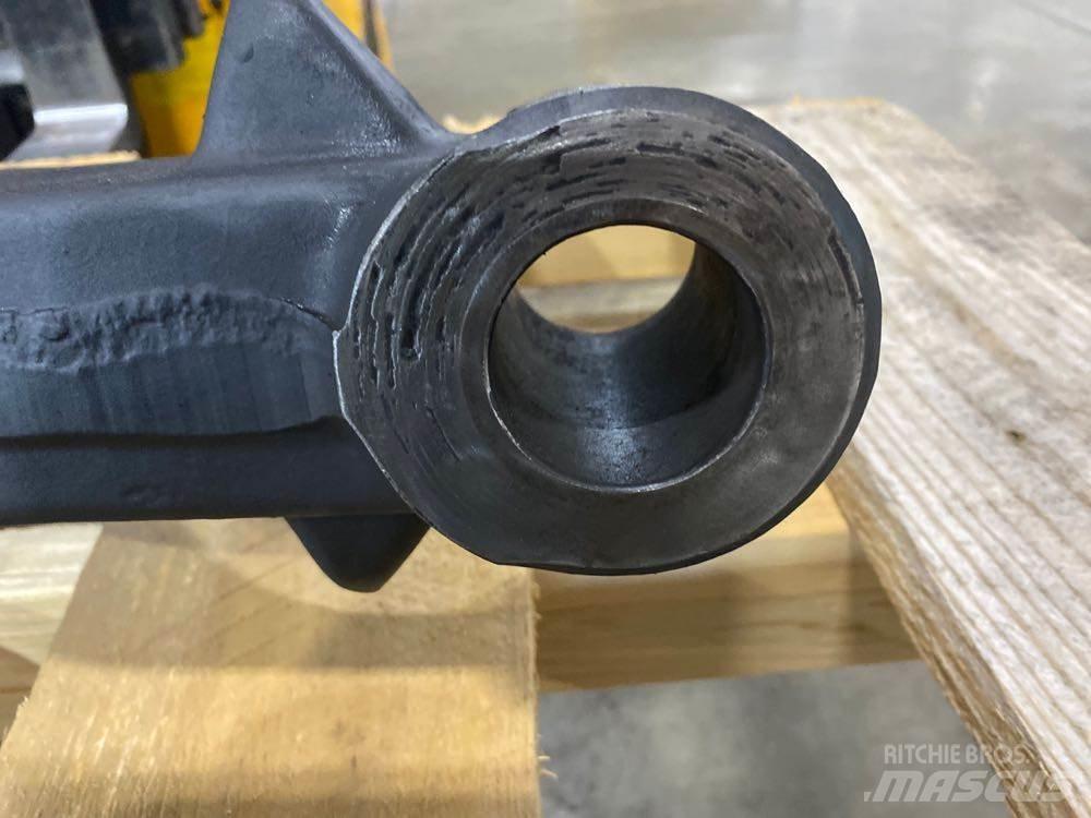 Mack  Axles