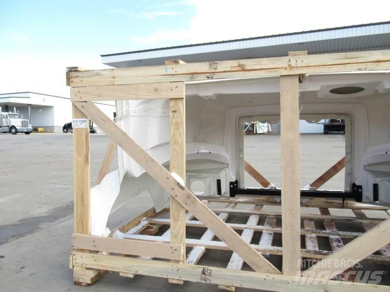 Mack CH600 Cabins and interior