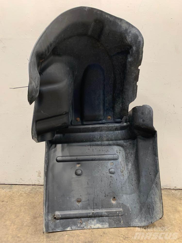 Mack CV713 Other components