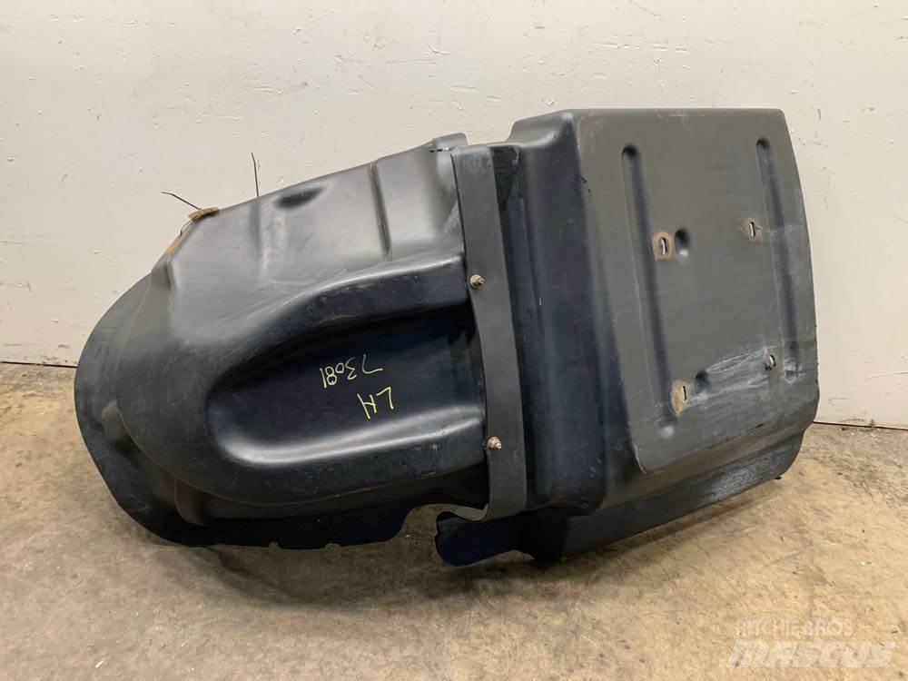 Mack CV713 Other components