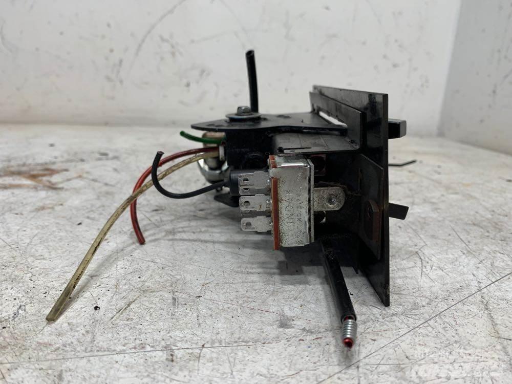 Mack CV713 Electronics