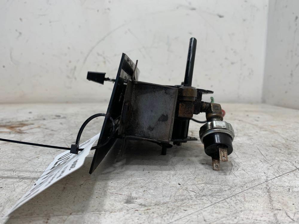 Mack CV713 Electronics