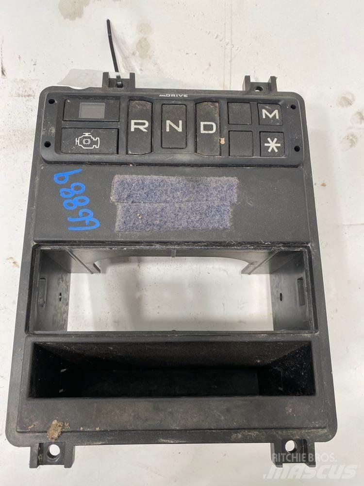 Mack CXU Electronics