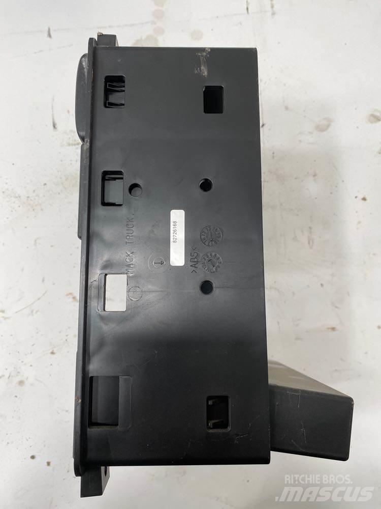 Mack CXU Electronics