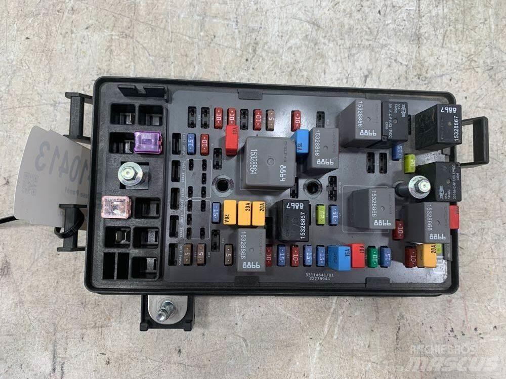Mack CXU Electronics