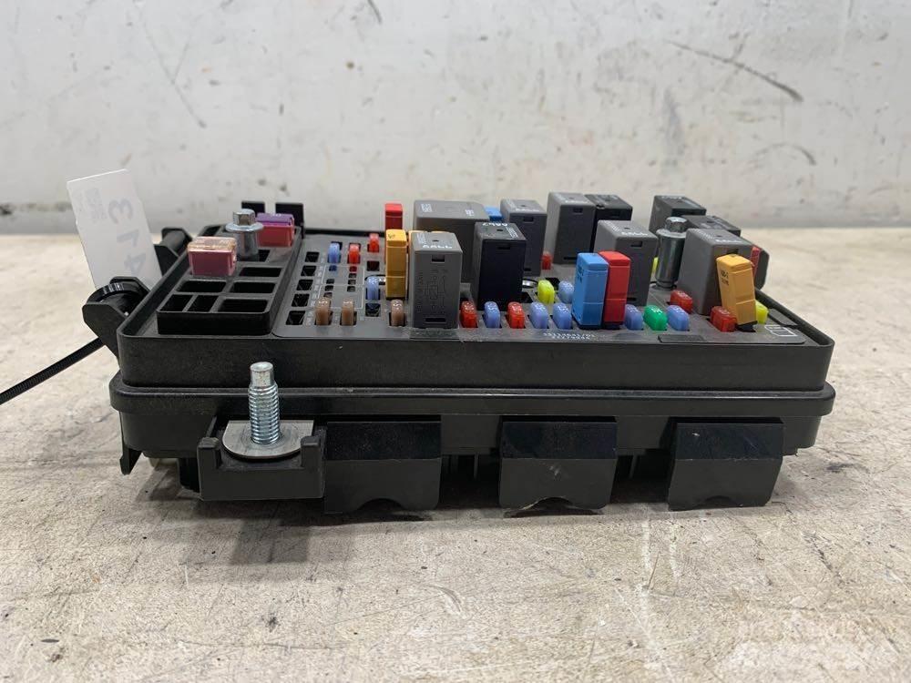 Mack CXU Electronics