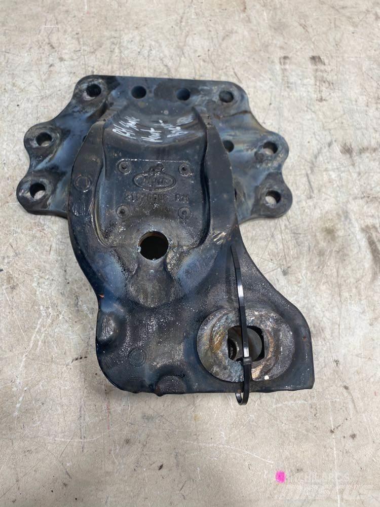 Mack CXU Chassis and suspension