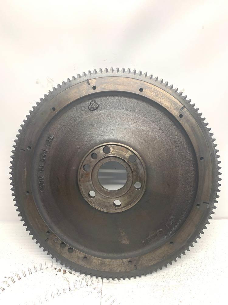 Mack E7 Tyres, wheels and rims