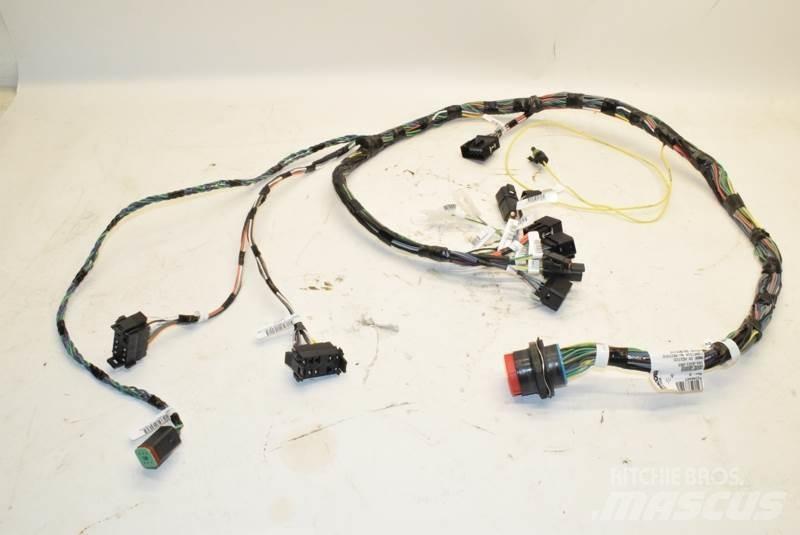 Paccar  Chassis and suspension