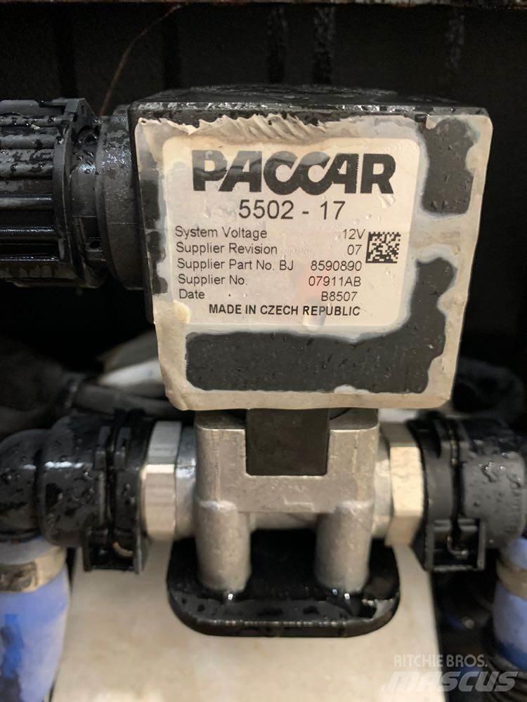 Peterbilt  Other components