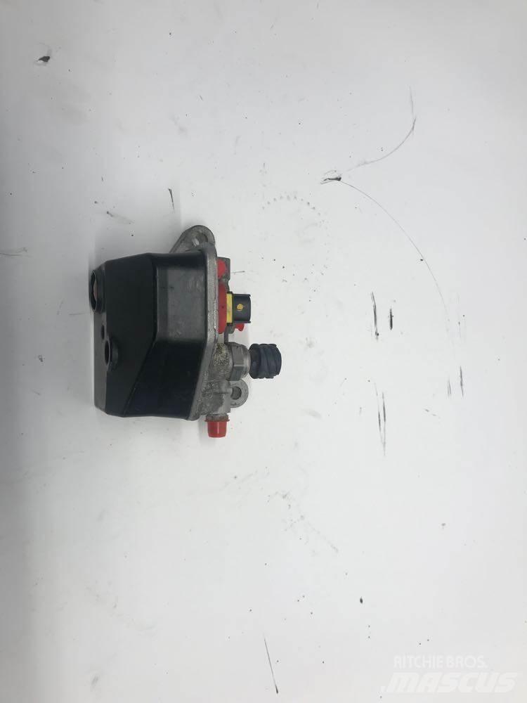 Volvo D13 Other components