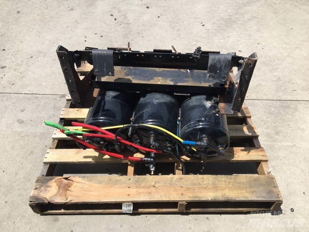 Volvo VNL Other components