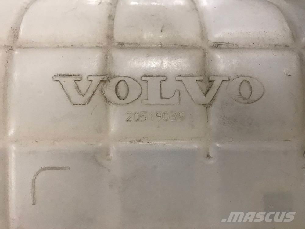 Volvo VNL Other components