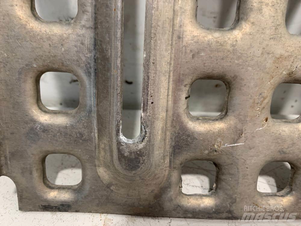 Volvo VNL Other components