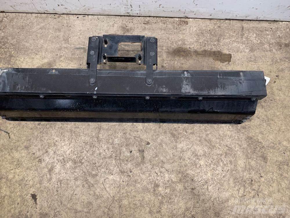 Volvo VNL Other components