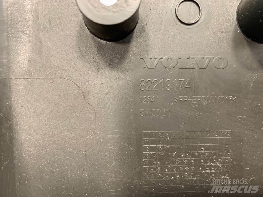 Volvo VNL Other components