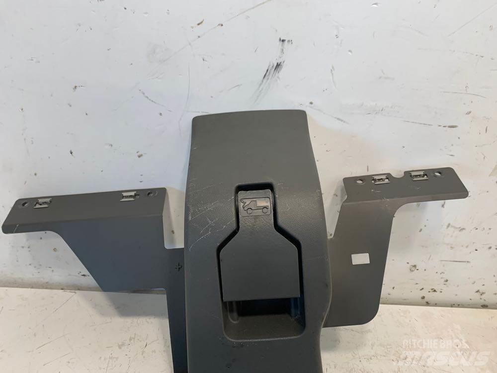 Volvo VNL Other components
