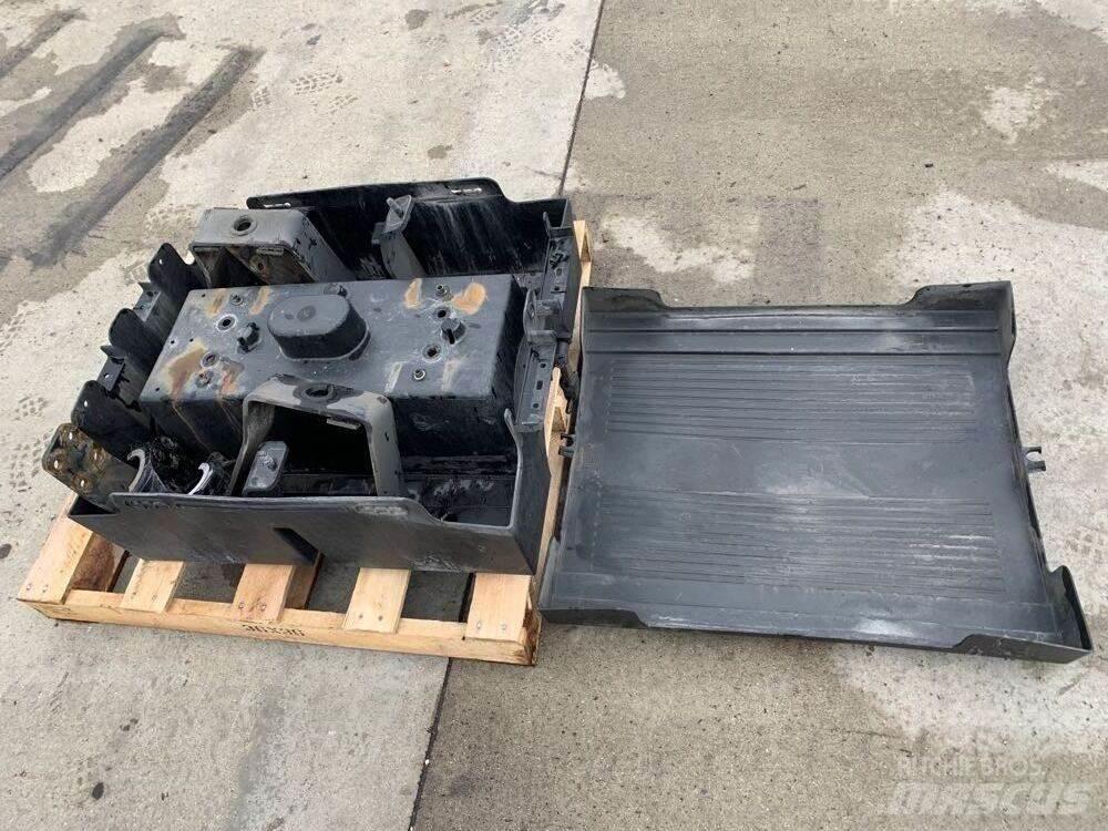 Volvo VNL Other components