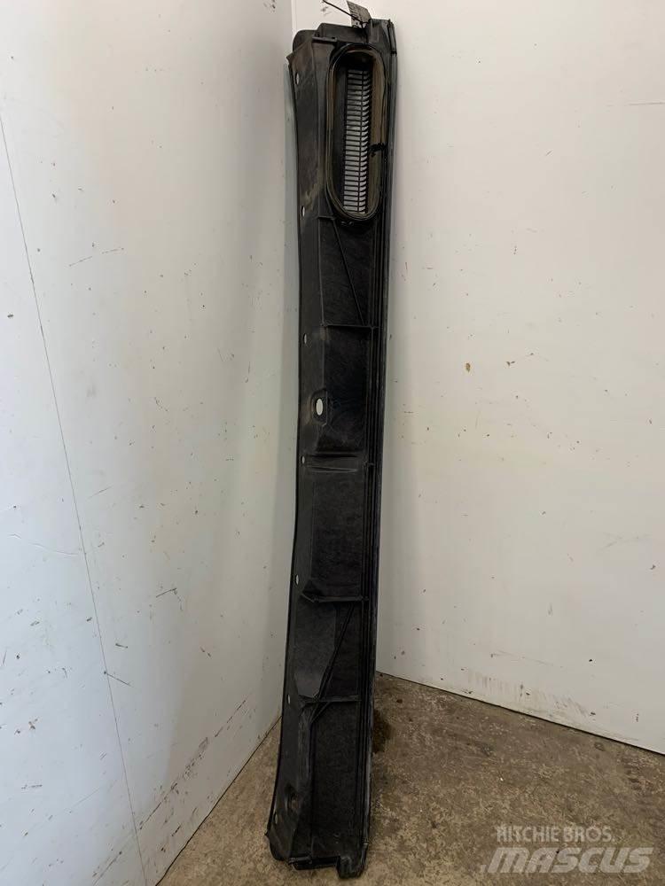 Volvo VNL Other components