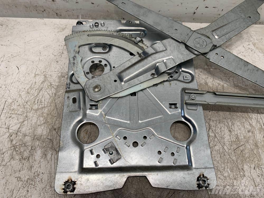 Volvo VNL Other components