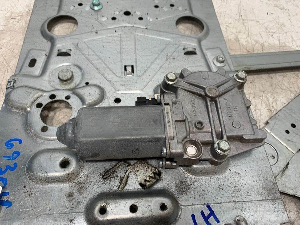 Volvo VNL Other components