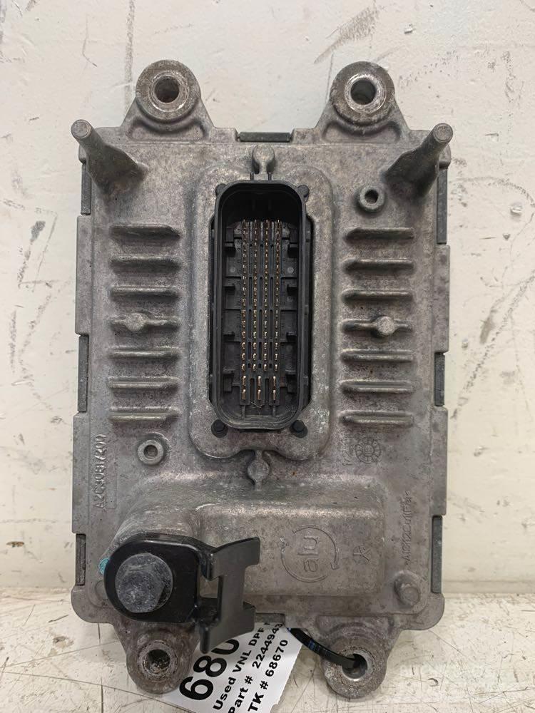 Volvo VNL Other components
