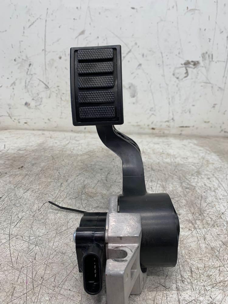Volvo VNL Other components