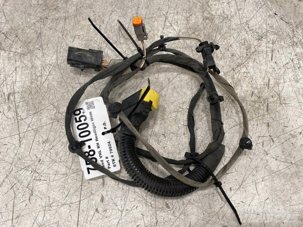 Volvo VNL Other components