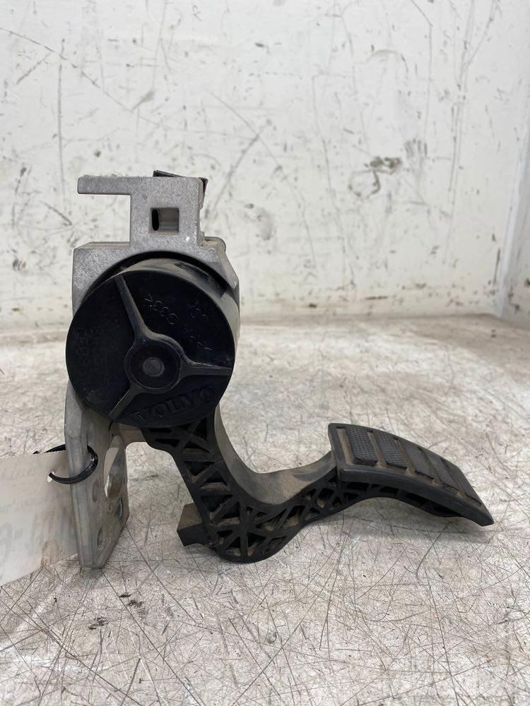 Volvo VNL Other components
