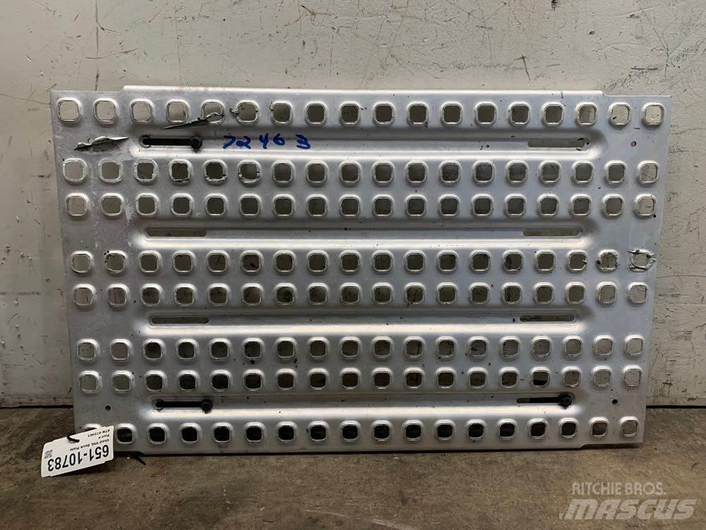 Volvo VNL Other components