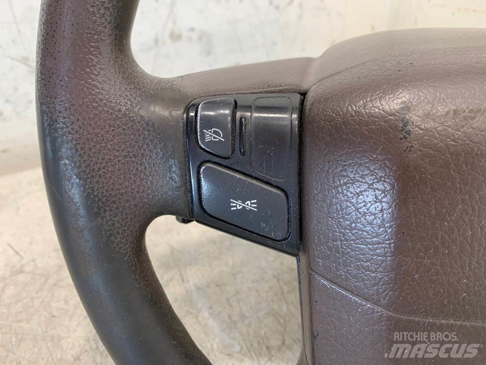 Volvo VNL Other components