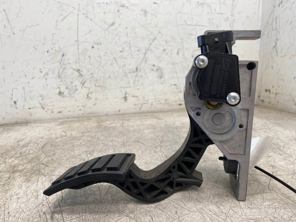 Volvo VNL Other components
