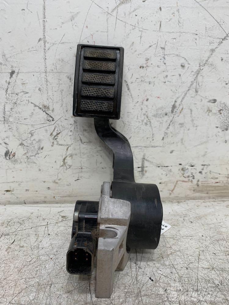 Volvo VNL Other components