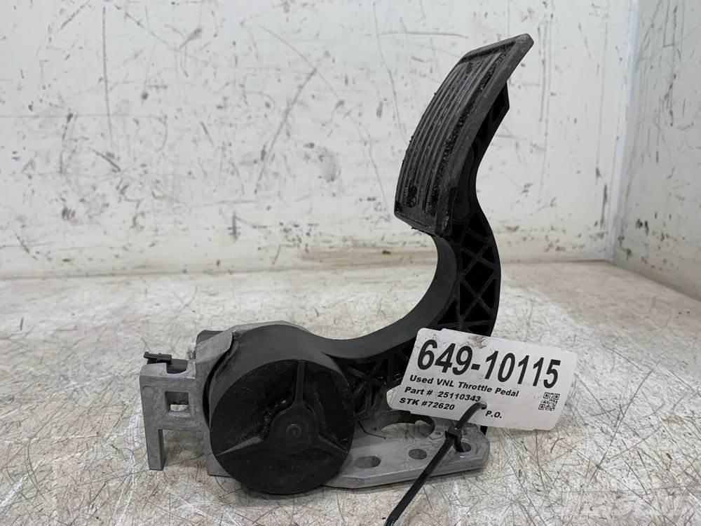 Volvo VNL Other components