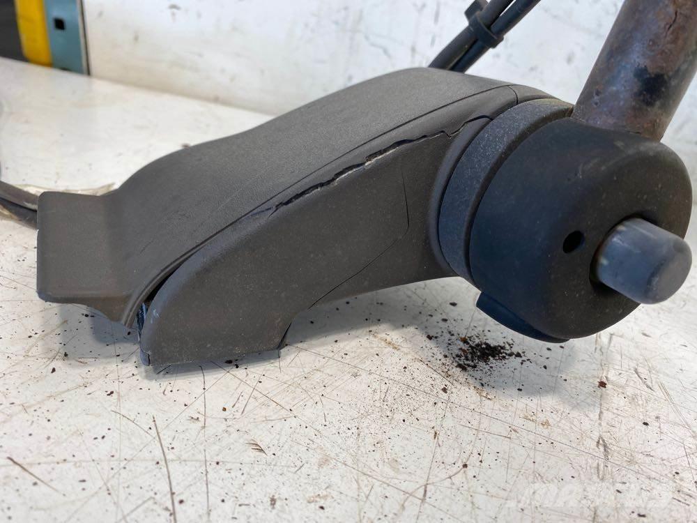 Volvo VNL Other components