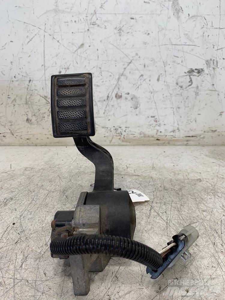 Volvo VNL Other components