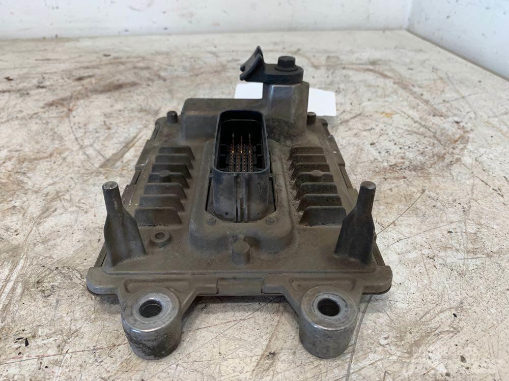 Volvo VNL Other components