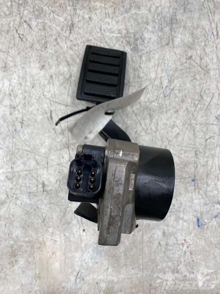 Volvo VNL Other components