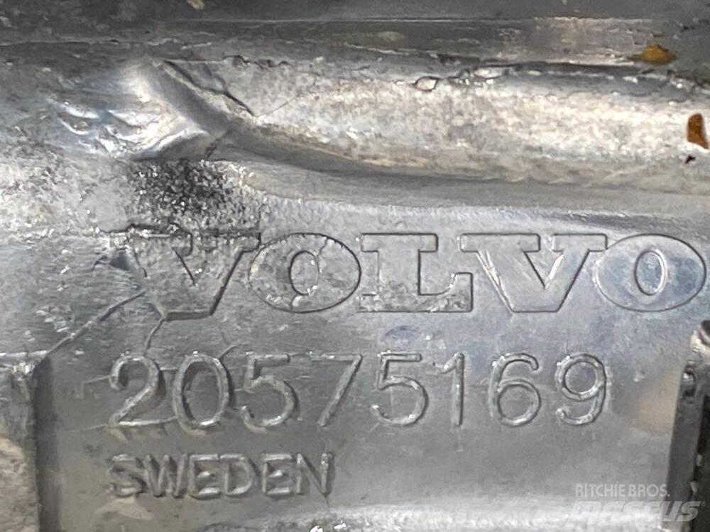 Volvo VNL Other components
